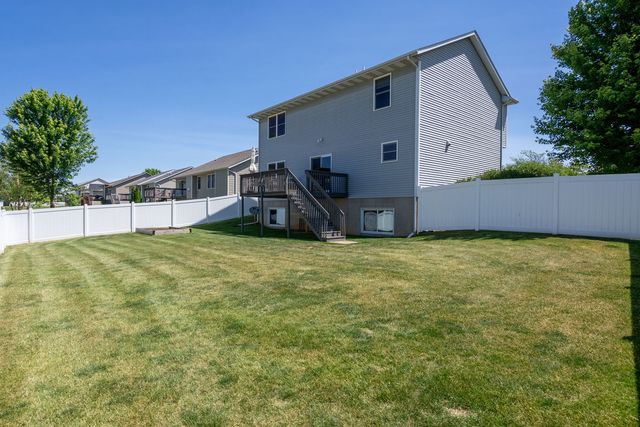 6310 FRIENDSHIP Path, Bettendorf, IA 52722