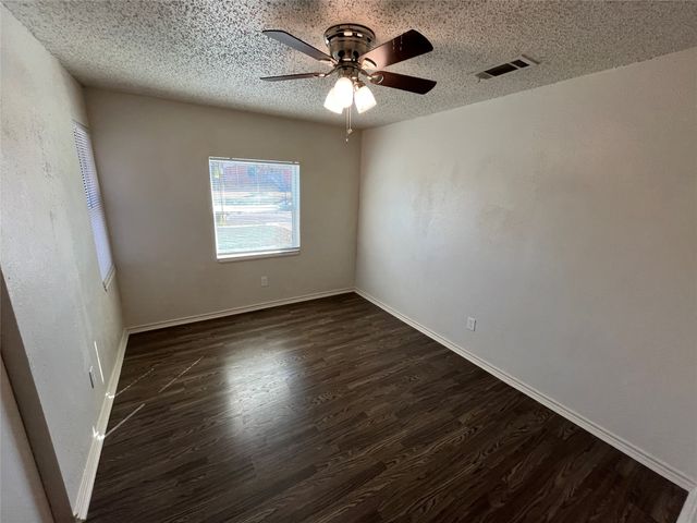 1321 Woodcrest Drive, Mesquite, TX 75149