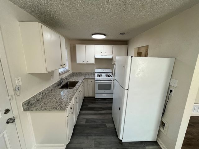 1321 Woodcrest Drive, Mesquite, TX 75149