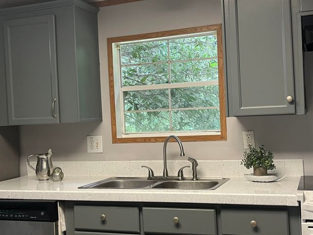 10394 Roger Hamlin Road, Tallahassee, FL 32311