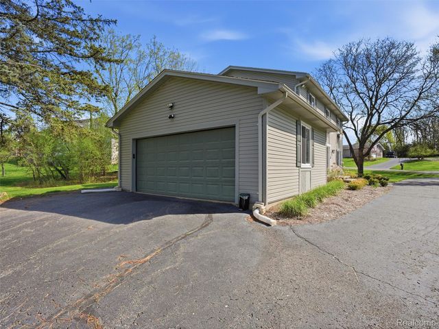 1848 Packer Road, Bloomfield Hills, MI 48302