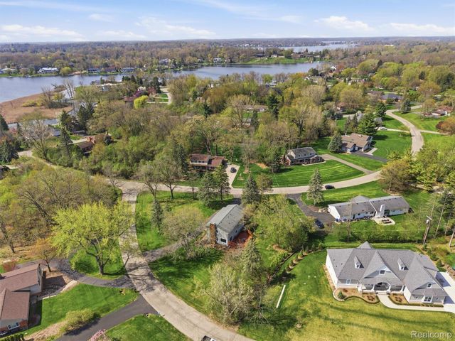 1848 Packer Road, Bloomfield Hills, MI 48302
