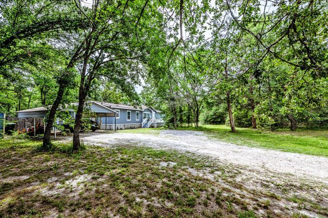 66 Horseshoe Lake Road, Huntsville, TX 77320