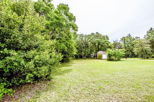 66 Horseshoe Lake Road, Huntsville, TX 77320
