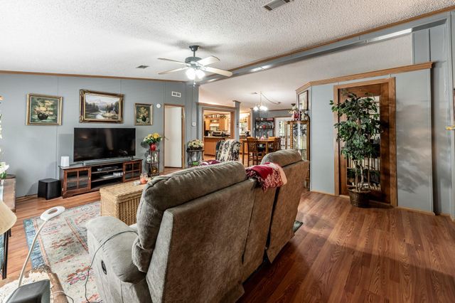 66 Horseshoe Lake Road, Huntsville, TX 77320