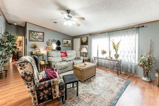 66 Horseshoe Lake Road, Huntsville, TX 77320