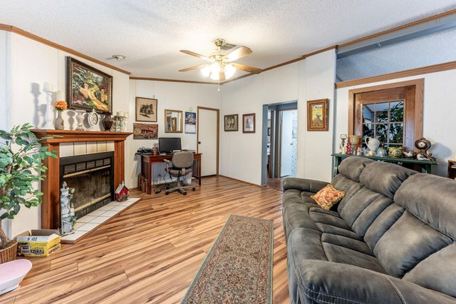 66 Horseshoe Lake Road, Huntsville, TX 77320