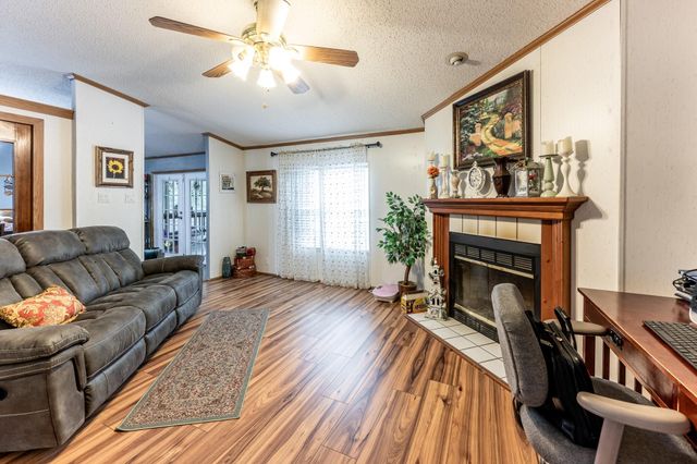 66 Horseshoe Lake Road, Huntsville, TX 77320