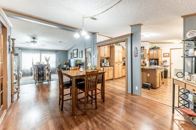 66 Horseshoe Lake Road, Huntsville, TX 77320