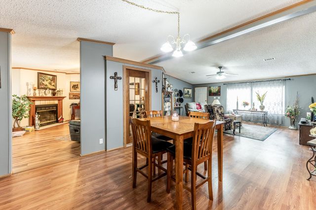 66 Horseshoe Lake Road, Huntsville, TX 77320