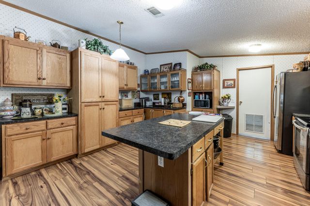 66 Horseshoe Lake Road, Huntsville, TX 77320