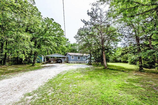66 Horseshoe Lake Road, Huntsville, TX 77320
