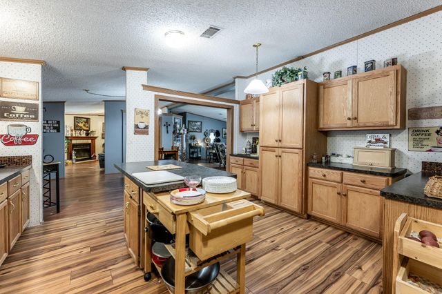 66 Horseshoe Lake Road, Huntsville, TX 77320