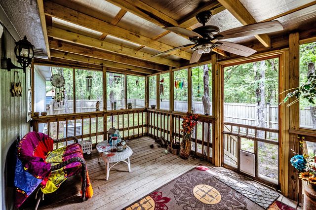 66 Horseshoe Lake Road, Huntsville, TX 77320