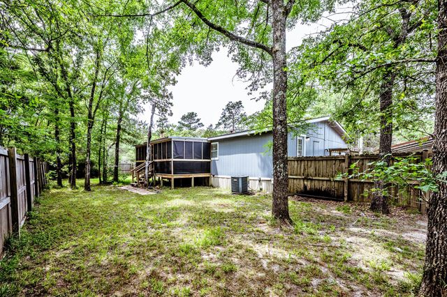 66 Horseshoe Lake Road, Huntsville, TX 77320