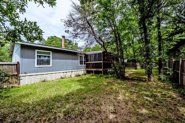 66 Horseshoe Lake Road, Huntsville, TX 77320