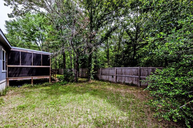 66 Horseshoe Lake Road, Huntsville, TX 77320
