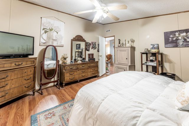 66 Horseshoe Lake Road, Huntsville, TX 77320