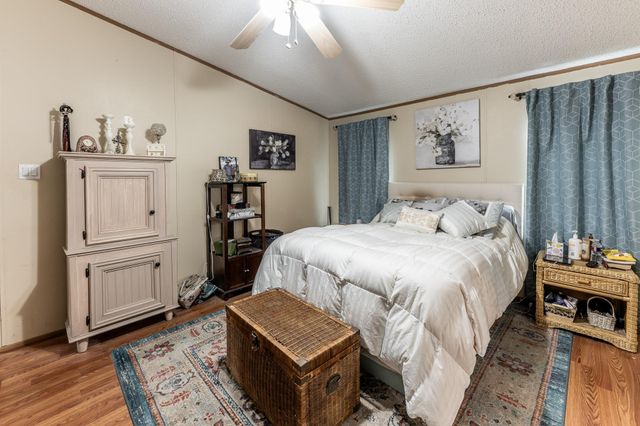 66 Horseshoe Lake Road, Huntsville, TX 77320