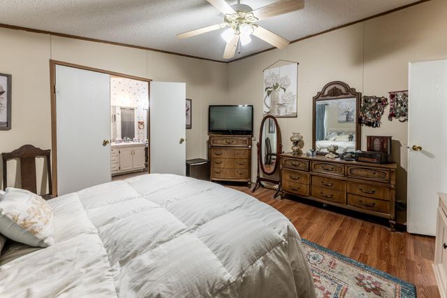 66 Horseshoe Lake Road, Huntsville, TX 77320