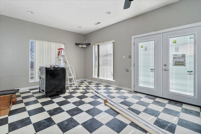 301 Luyster Street, Koshkonong, MO 65692