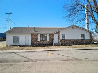 301 Luyster Street, Koshkonong, MO 65692