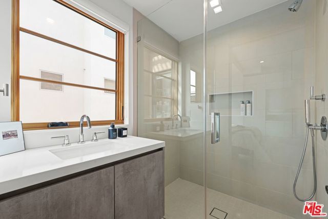 1035 N Vista Street, West Hollywood, CA 90046