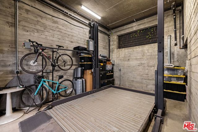 1035 N Vista Street, West Hollywood, CA 90046