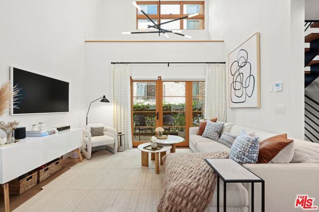 1035 N Vista Street, West Hollywood, CA 90046