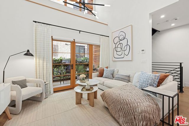 1035 N Vista Street, West Hollywood, CA 90046