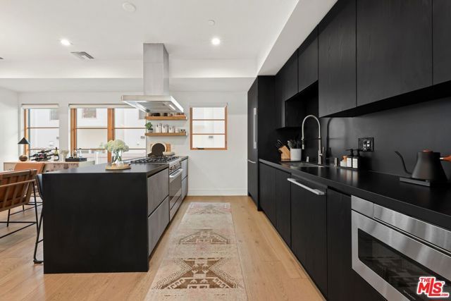 1035 N Vista Street, West Hollywood, CA 90046