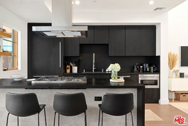 1035 N Vista Street, West Hollywood, CA 90046