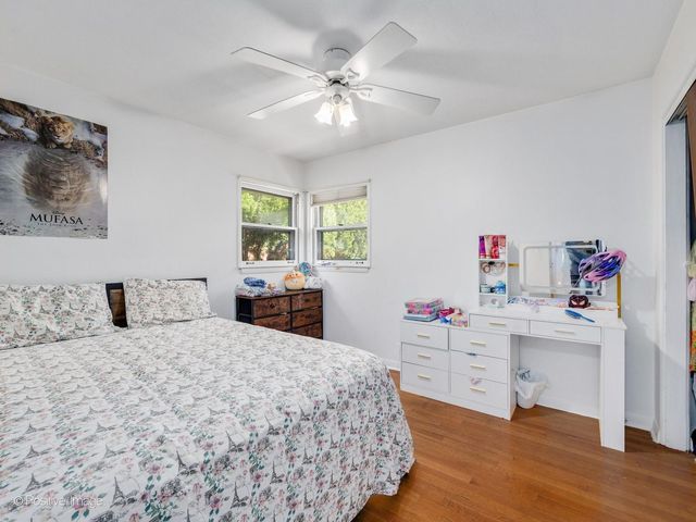 405 Greenfield Avenue, Glen Ellyn, IL 60137