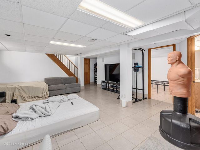 405 Greenfield Avenue, Glen Ellyn, IL 60137