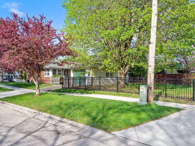 405 Greenfield Avenue, Glen Ellyn, IL 60137