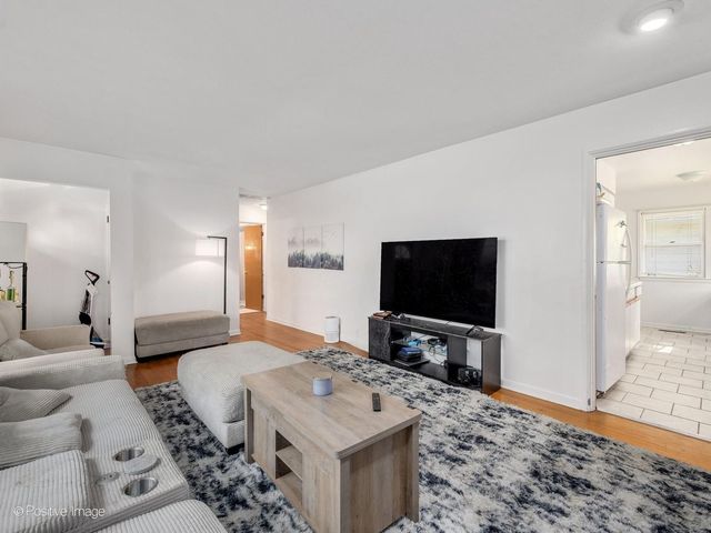 405 Greenfield Avenue, Glen Ellyn, IL 60137