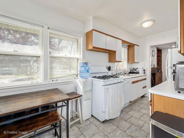 405 Greenfield Avenue, Glen Ellyn, IL 60137