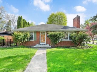 405 Greenfield Avenue, Glen Ellyn, IL 60137
