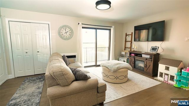651 Riverside A7, Lyndhurst, NJ 07071