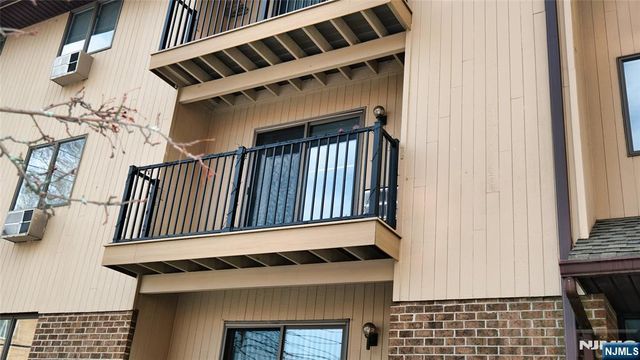 651 Riverside A7, Lyndhurst, NJ 07071