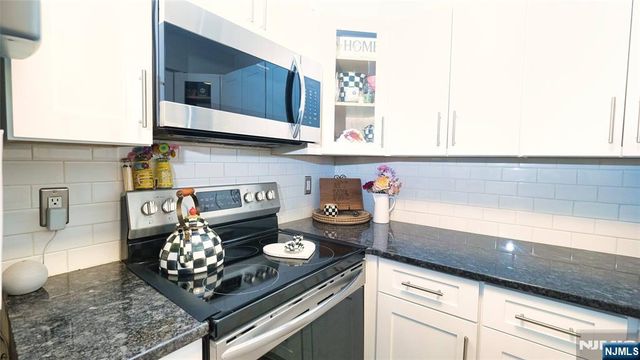 651 Riverside A7, Lyndhurst, NJ 07071
