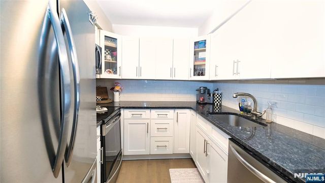 651 Riverside A7, Lyndhurst, NJ 07071