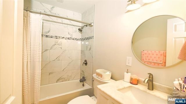 651 Riverside A7, Lyndhurst, NJ 07071