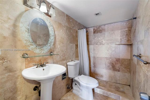 2841 NE 163rd Street 803, North Miami Beach, FL 33160