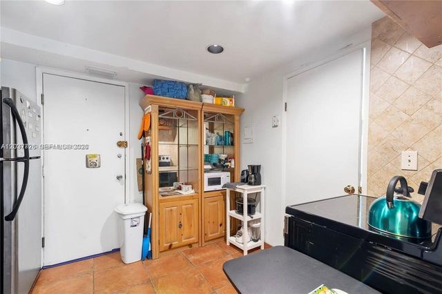 2841 NE 163rd Street 803, North Miami Beach, FL 33160