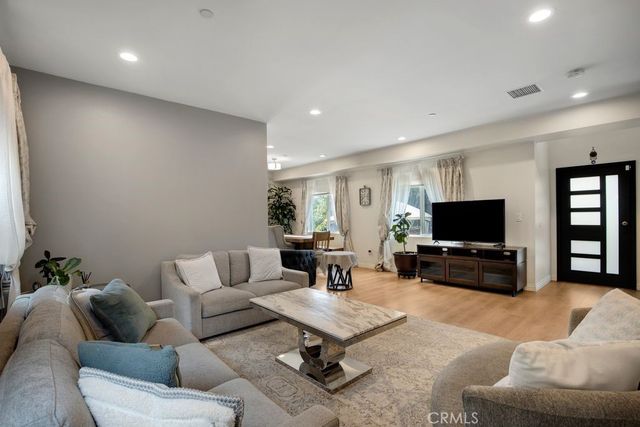 9304 FRANKLIN Street, Chatsworth, CA 91311