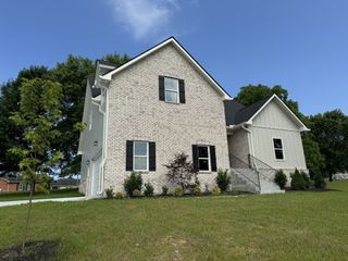 65 Misty Ln, Castalian Springs, TN 37031