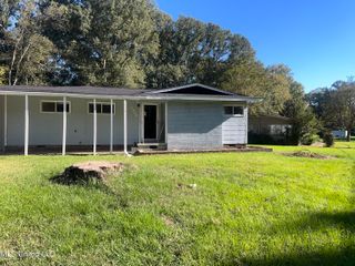 2906 Lakewood Drive, Jackson, MS 39212