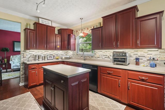 5628 Westbriar Drive, Hilliard, OH 43026
