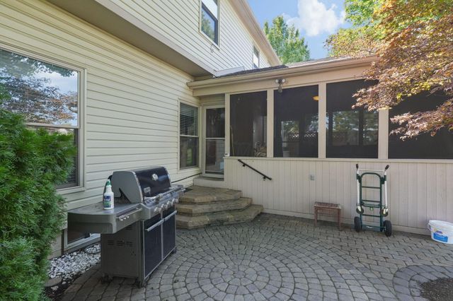 5628 Westbriar Drive, Hilliard, OH 43026